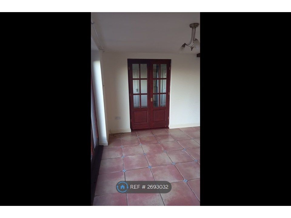 Property photo 2 of 18 Entrance Foyer