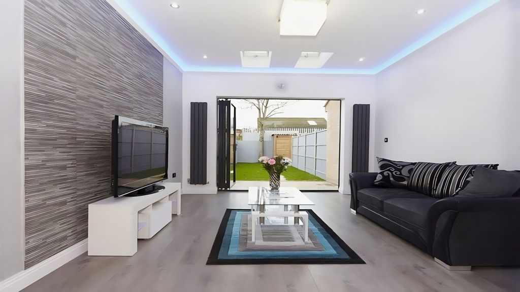 Property photo 1 of 18 Luxurious 3 Bedroom House