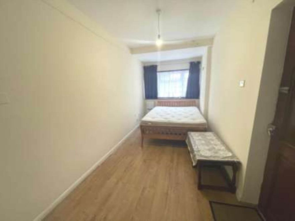 Property photo 1 of 3