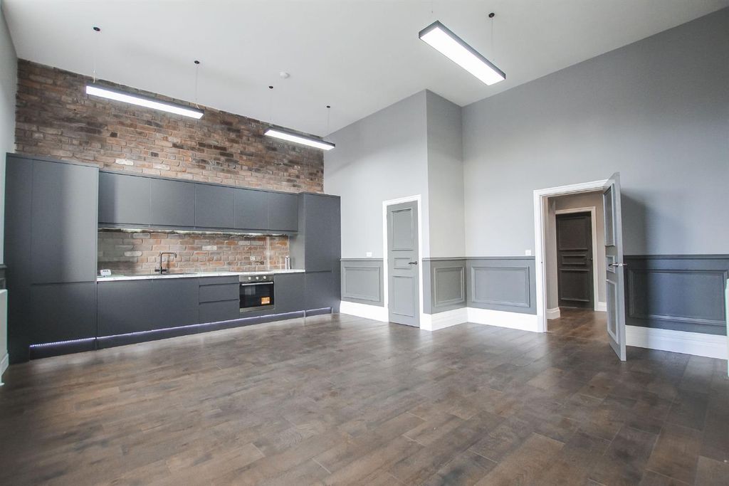 Property photo 1 of 27