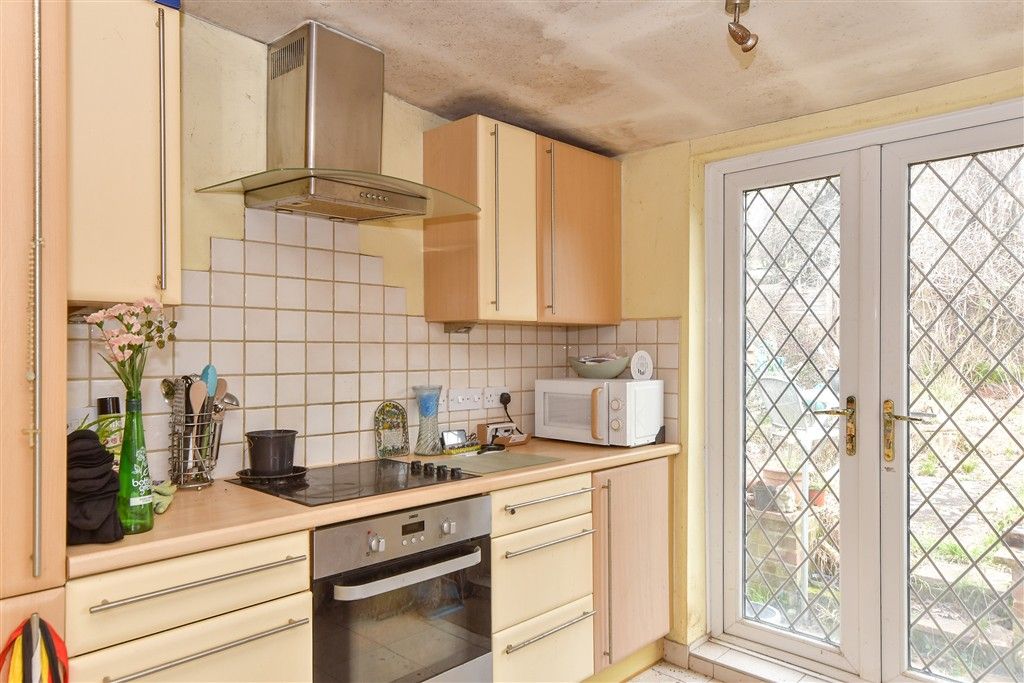 Property photo 3 of 16 Kitchen