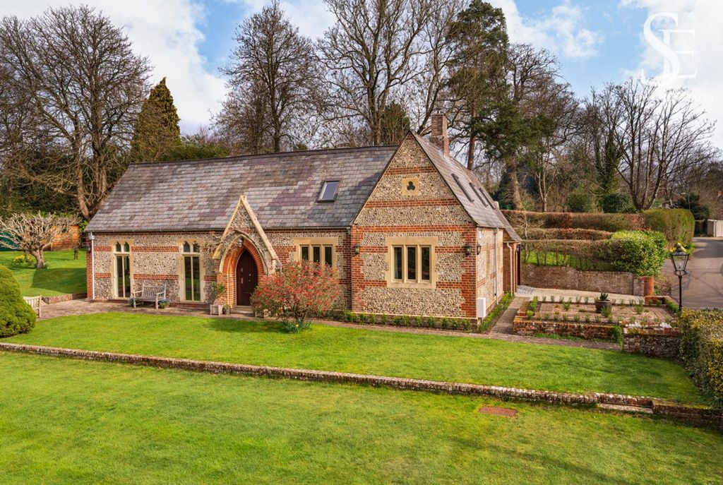 Property photo 1 of 26 Sextons Cottage