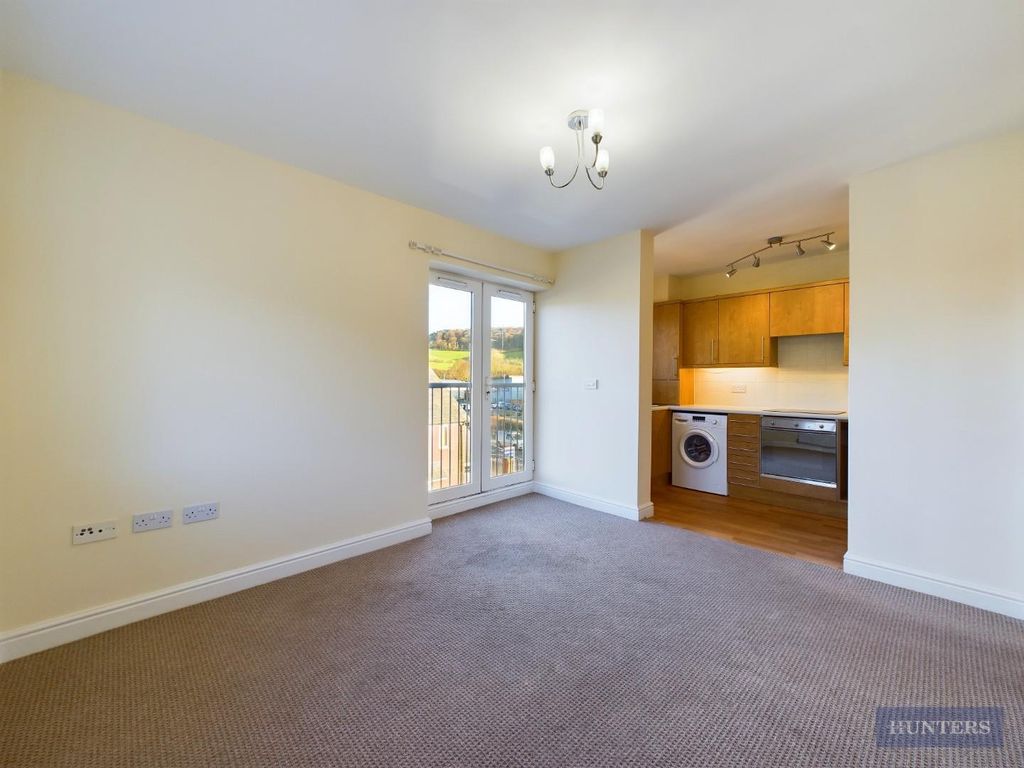 Property photo 3 of 9 Cam03407G0-Pr0439-Still005.Jpg