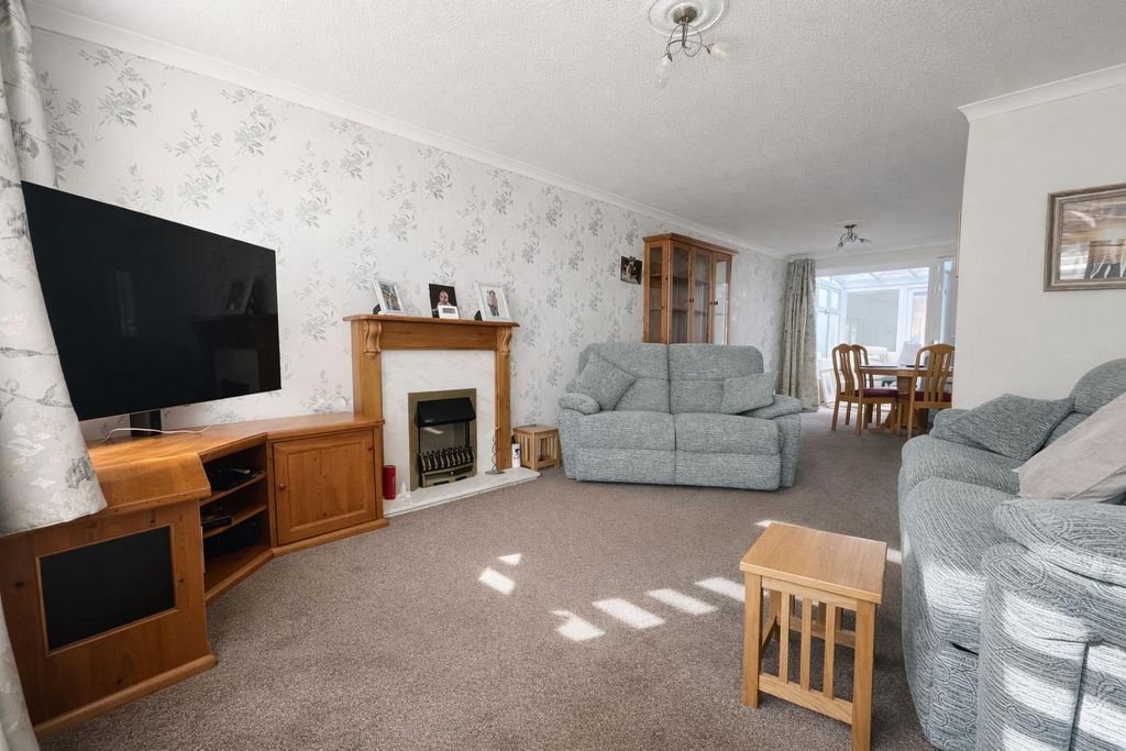 Property photo 3 of 15 Lounge Diner.Png