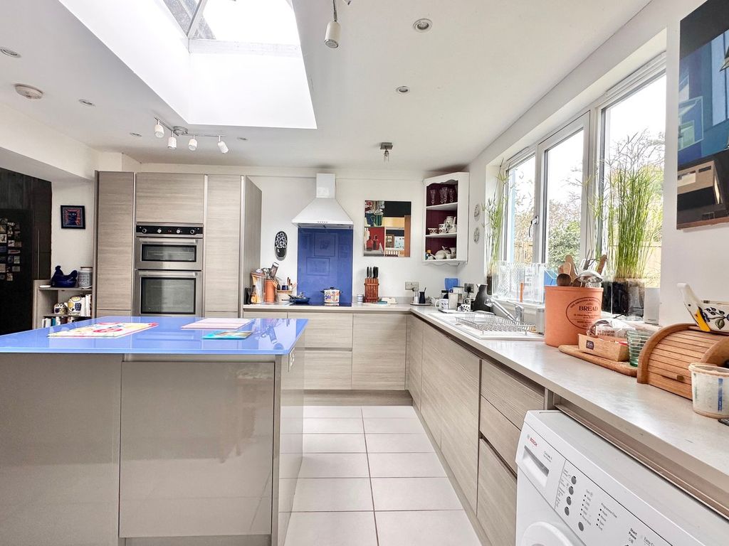 Property photo 2 of 24