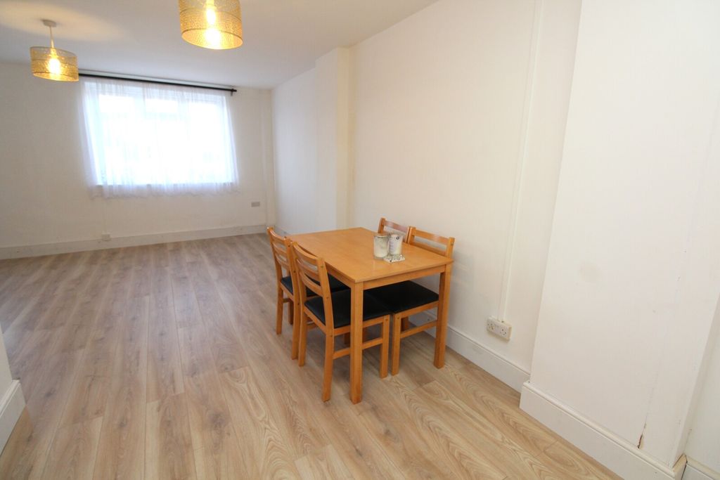 Property photo 3 of 6 Dining Space