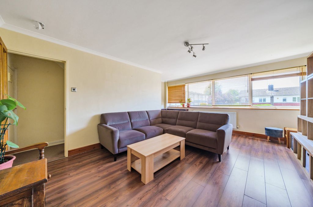 Property photo 2 of 10 Lounge