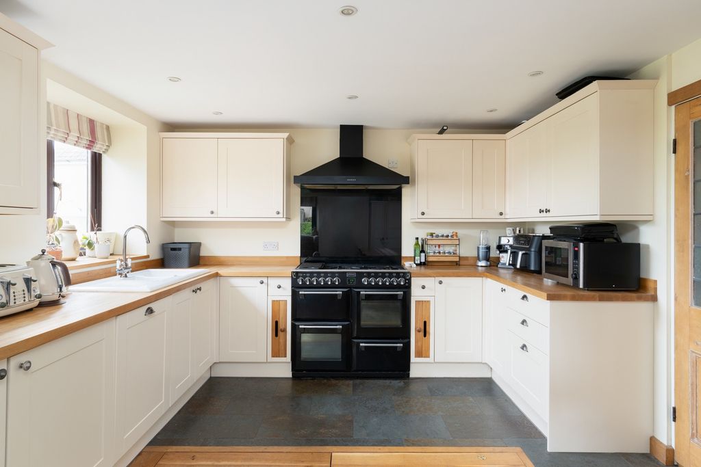 Property photo 3 of 23 50775810