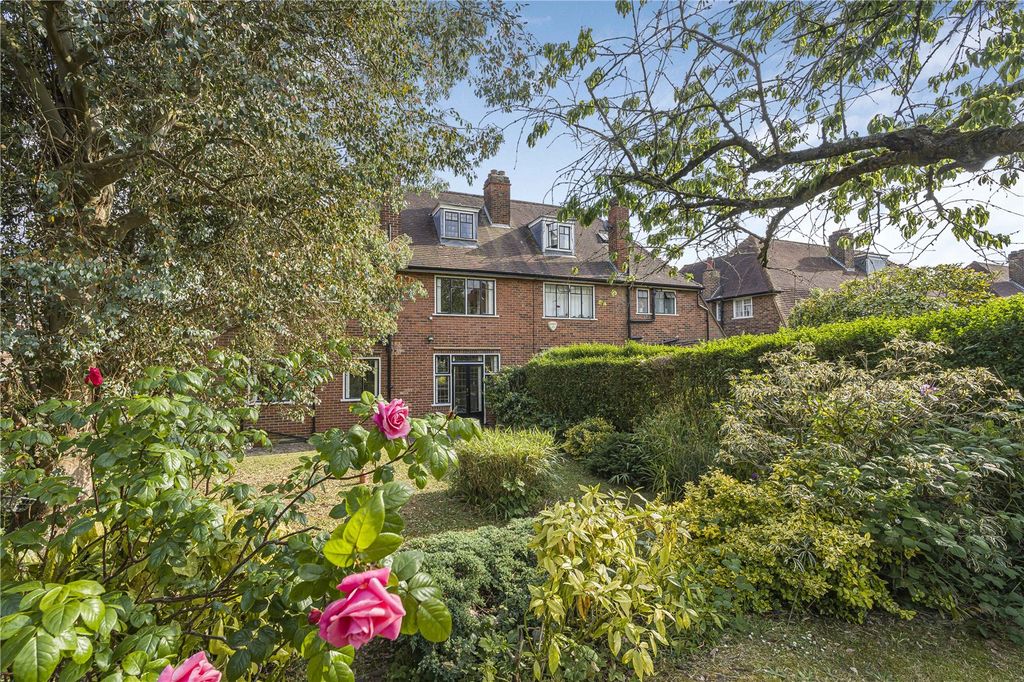 Property photo 1 of 22 Garden