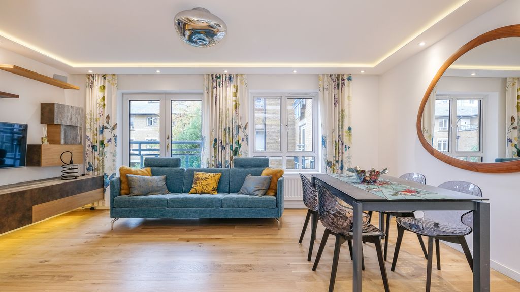 Property photo 2 of 24