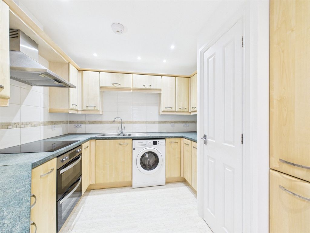 Property photo 3 of 13 Picture No. 10