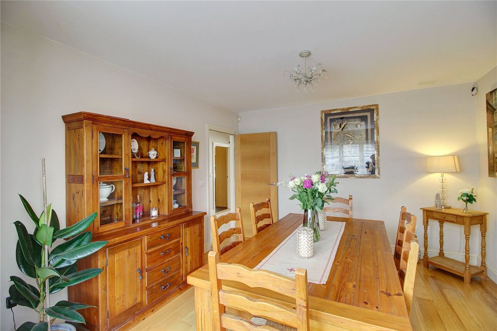 Property photo 3 of 20 Picture No. 04