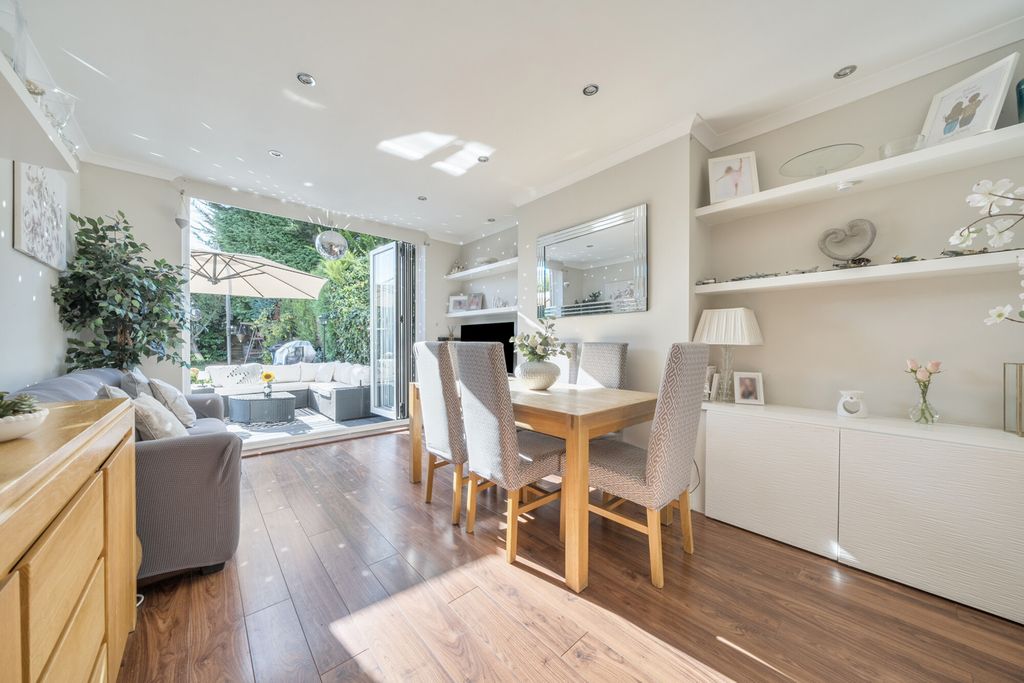 Property photo 3 of 20 Dining Room