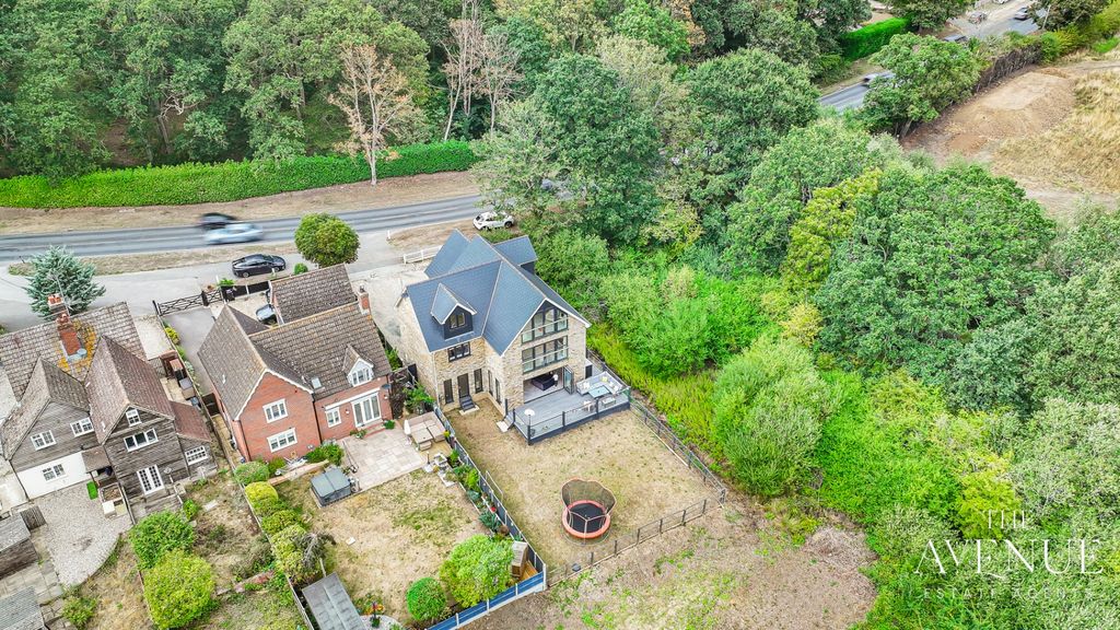 Property photo 1 of 43 5520781