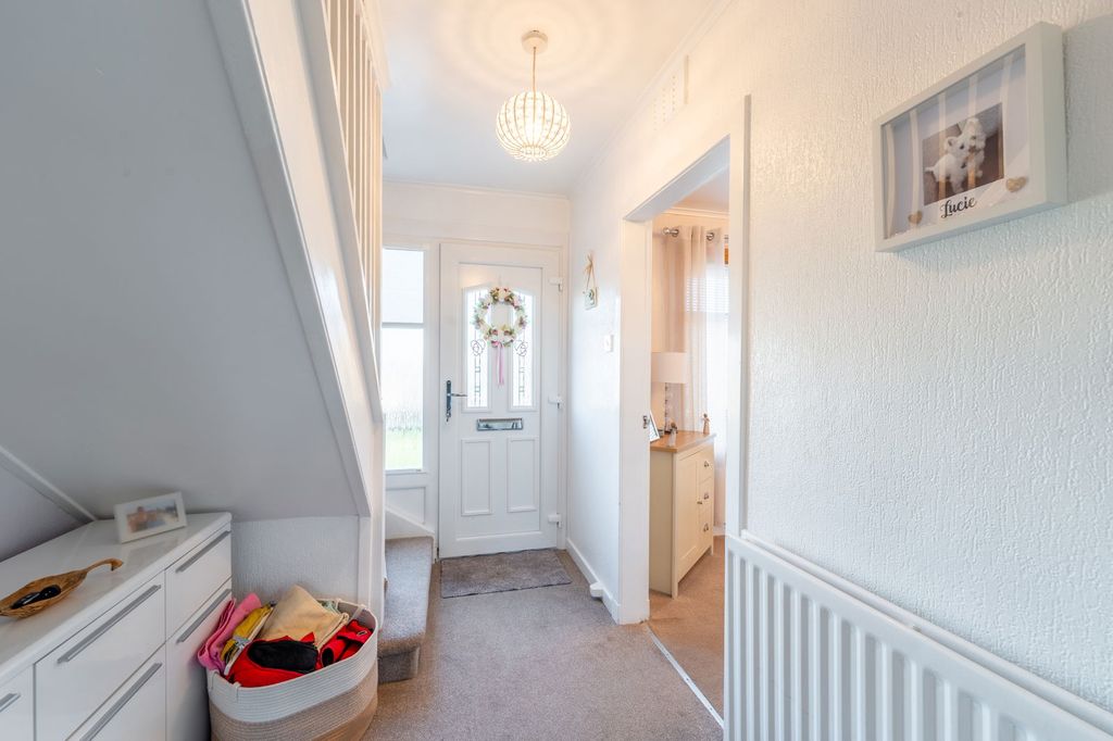 Property photo 3 of 27