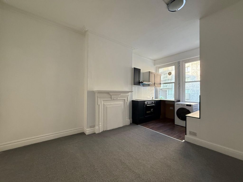 Property photo 3 of 6