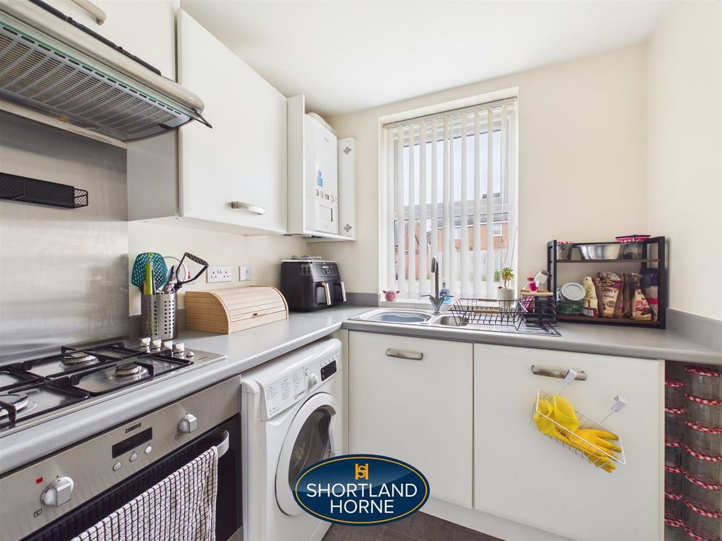 Property photo 3 of 23 Kitchen