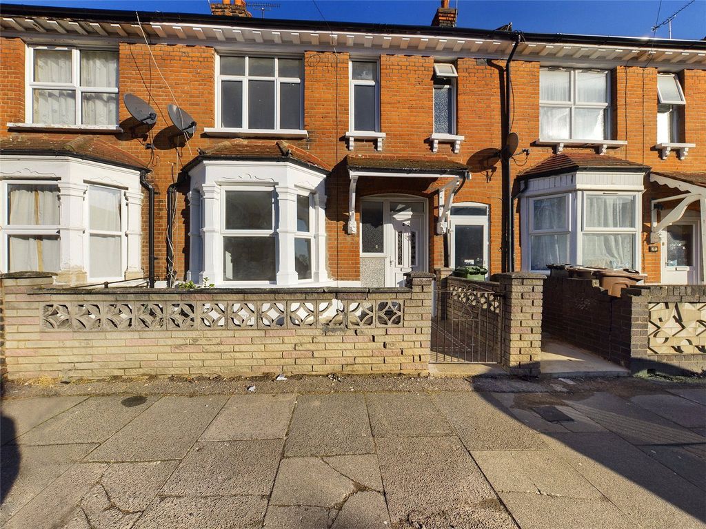 Property photo 1 of 17 Front