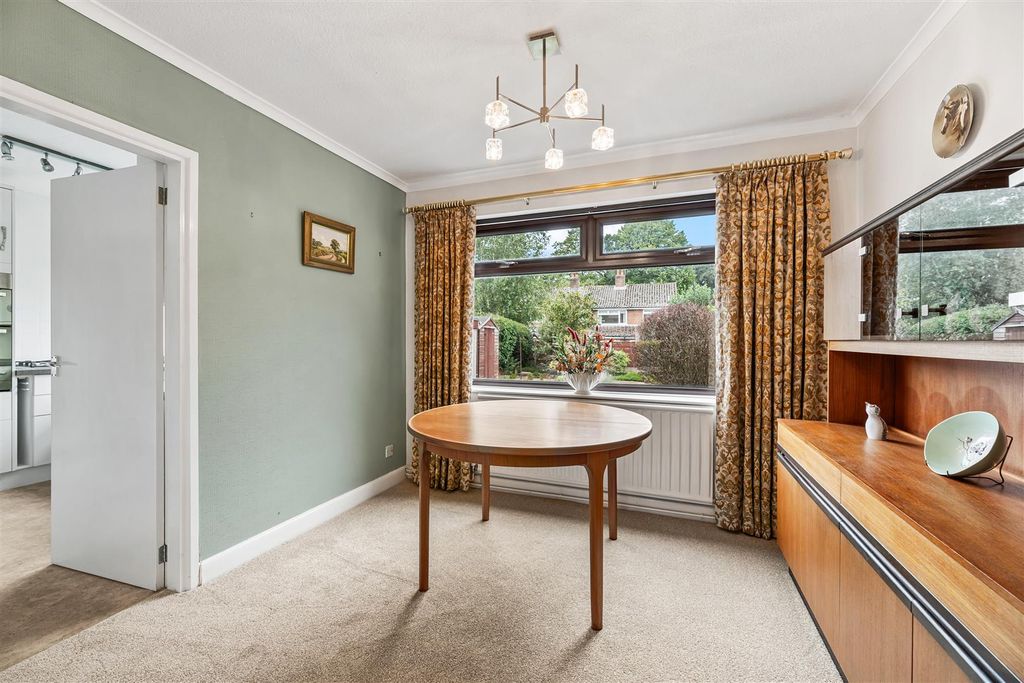 Property photo 3 of 17 Dining Room
