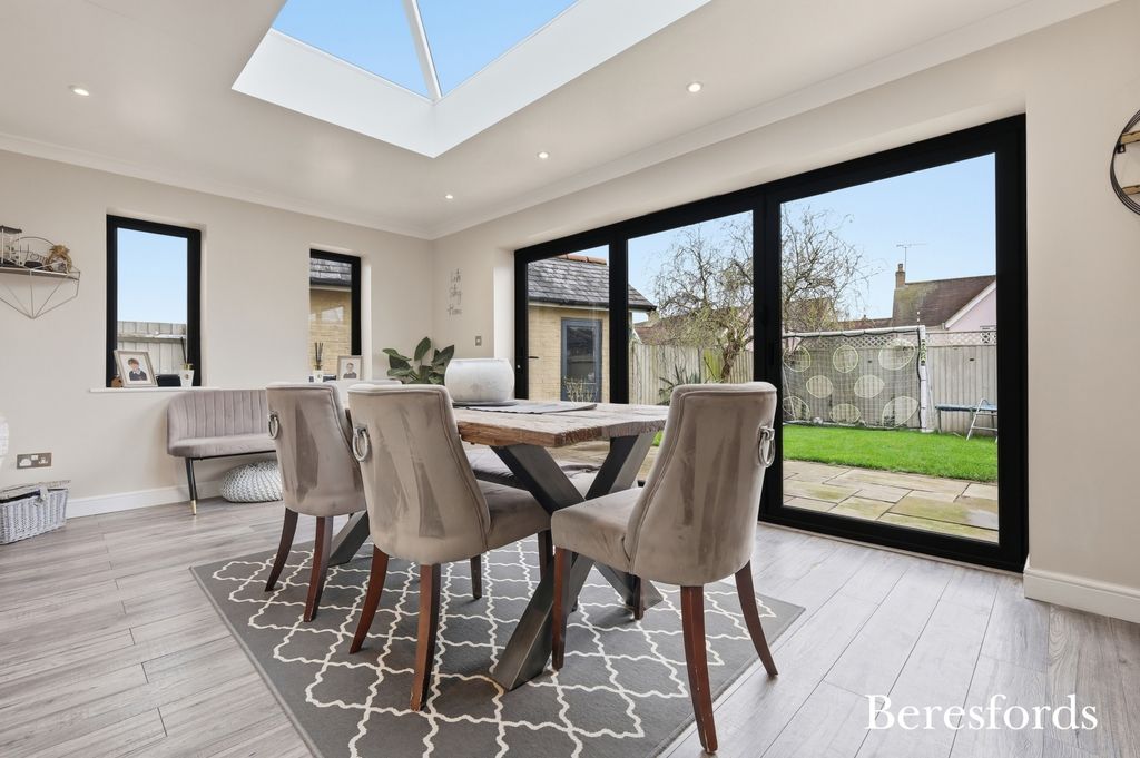 Property photo 3 of 23 Picture No. 28