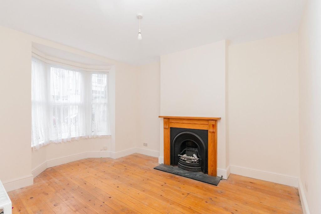 Property photo 3 of 36 6G4Sbr - Living Room D.Jpg
