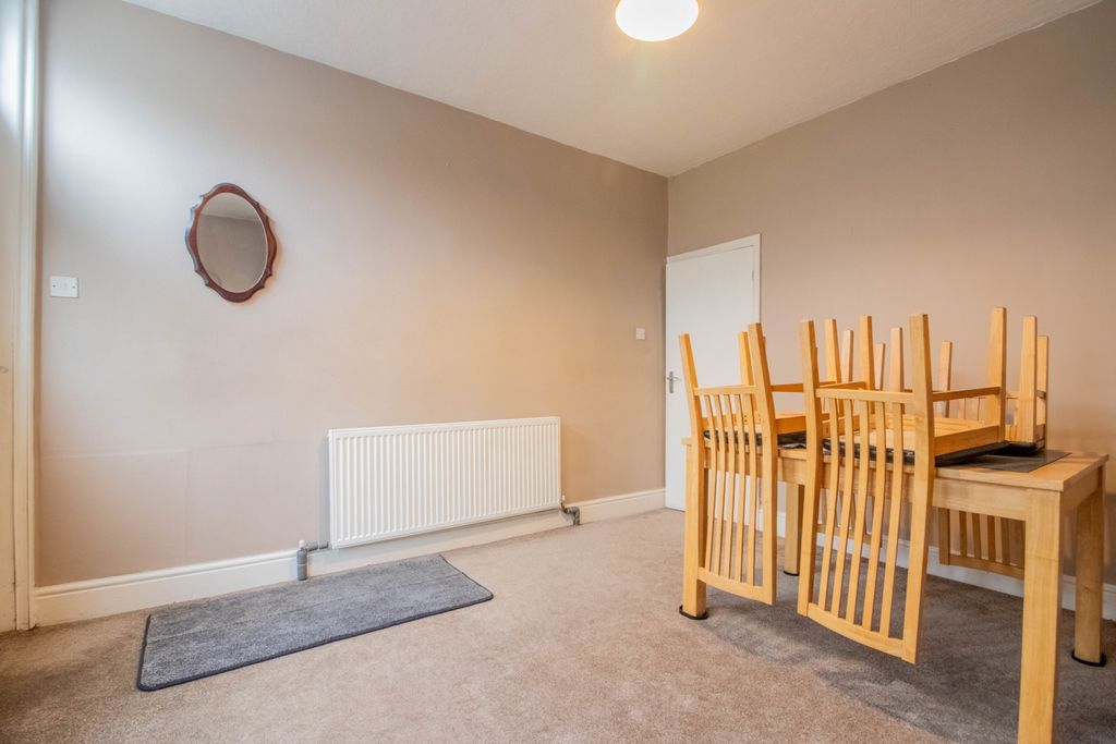 Property photo 2 of 16 E-3