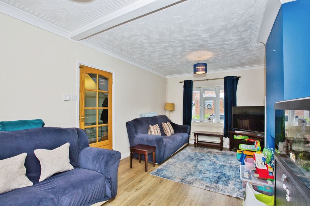 Property photo 3 of 17