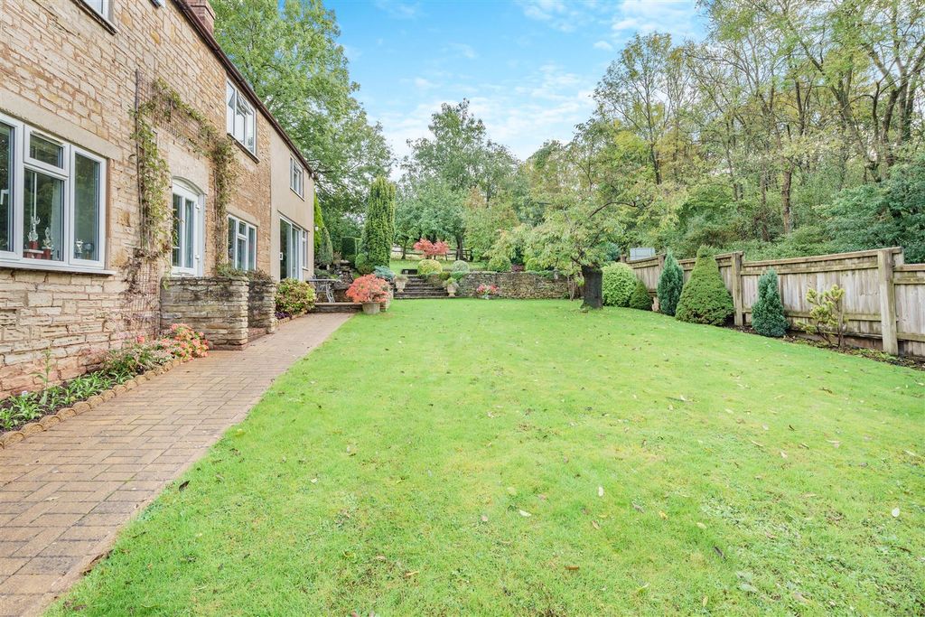 Property photo 3 of 34