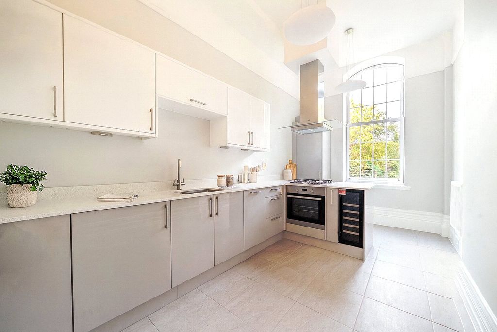 Property photo 3 of 7 Picture No. 10