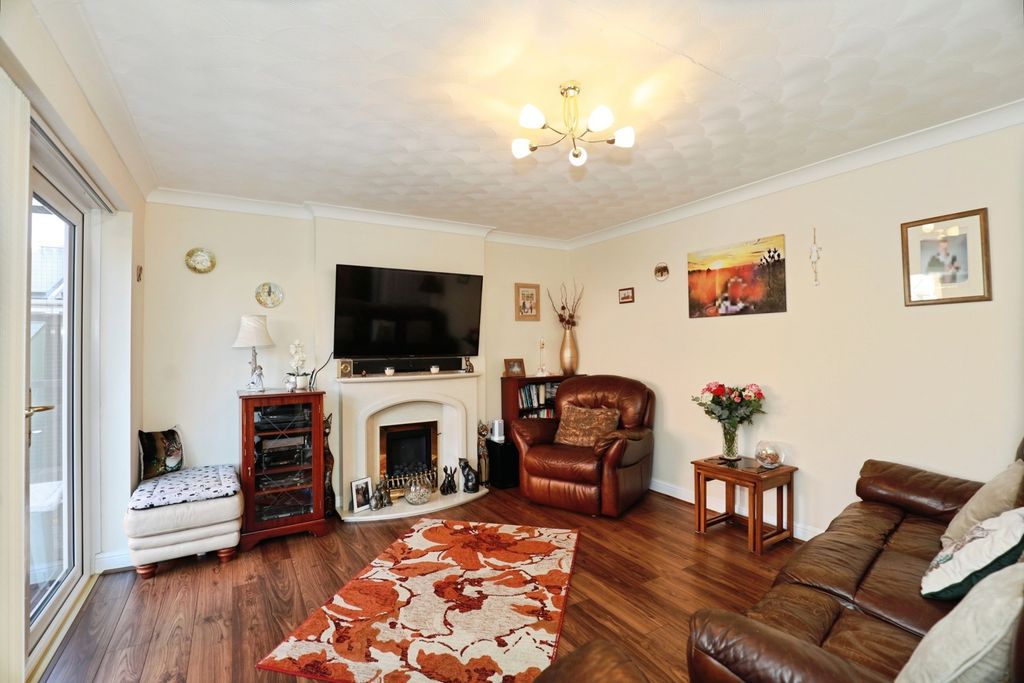 Property photo 3 of 20 Pbox-Img.Jpg