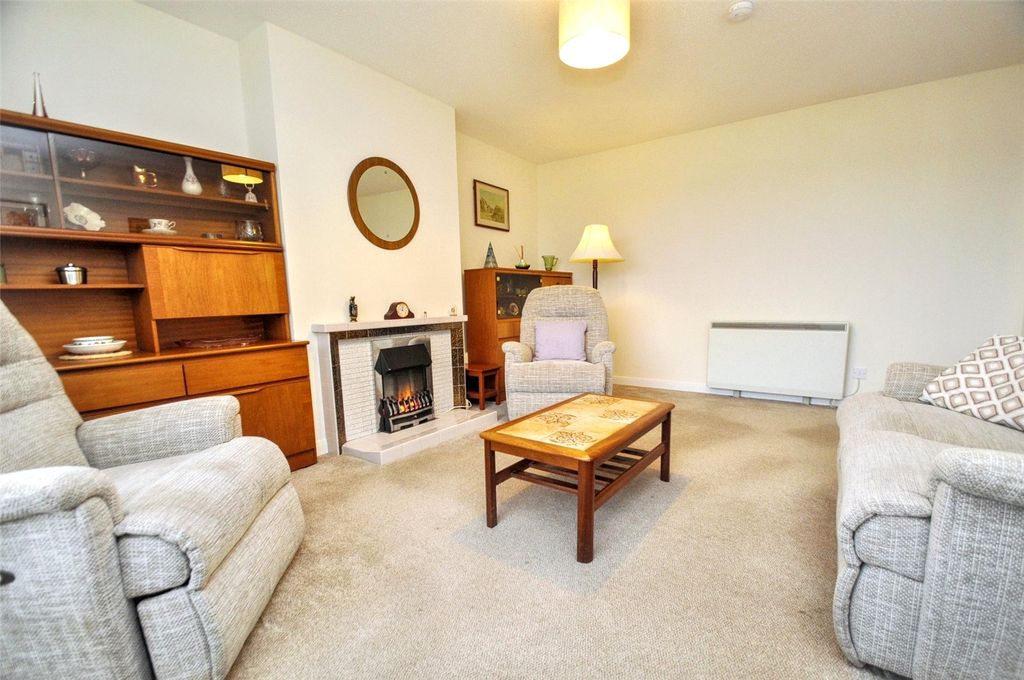 Property photo 3 of 16 Living Room (2)