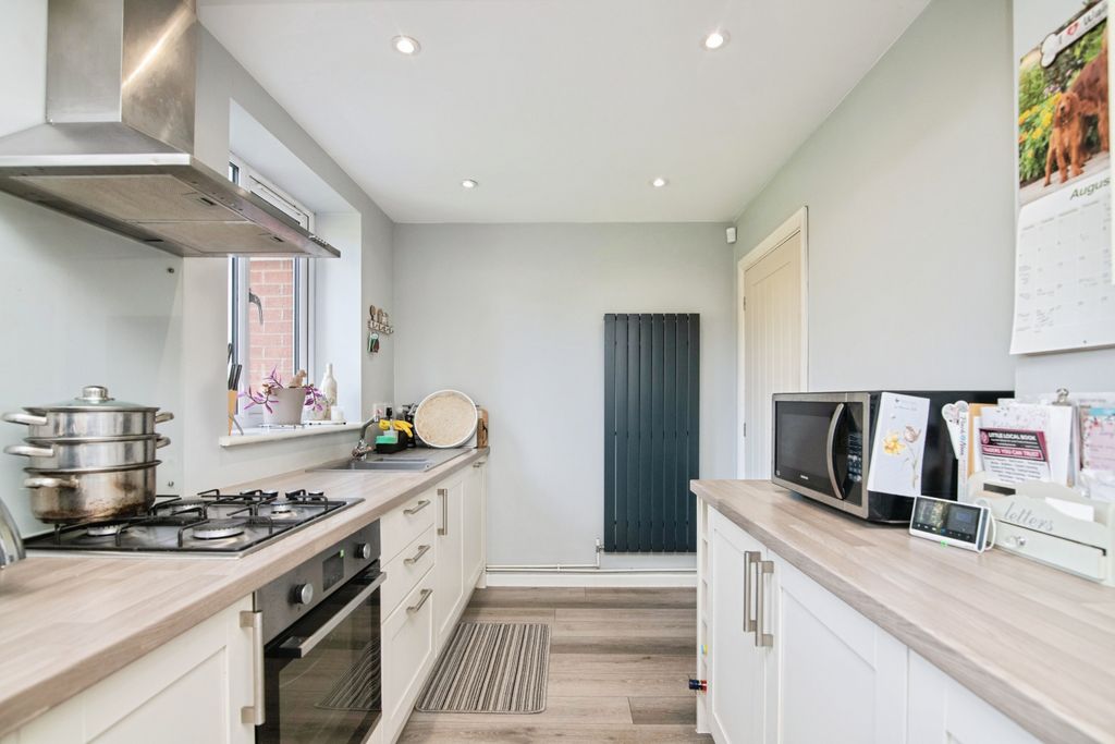 Property photo 3 of 15 Kitchen