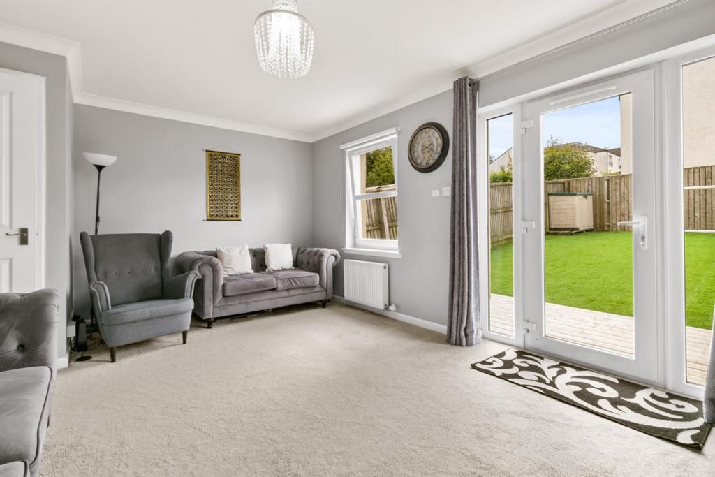 Property photo 2 of 31