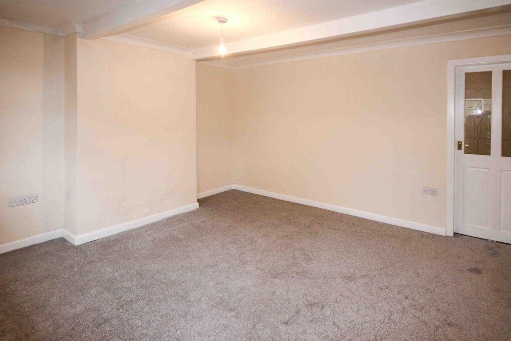 Property photo 3 of 10 Photo