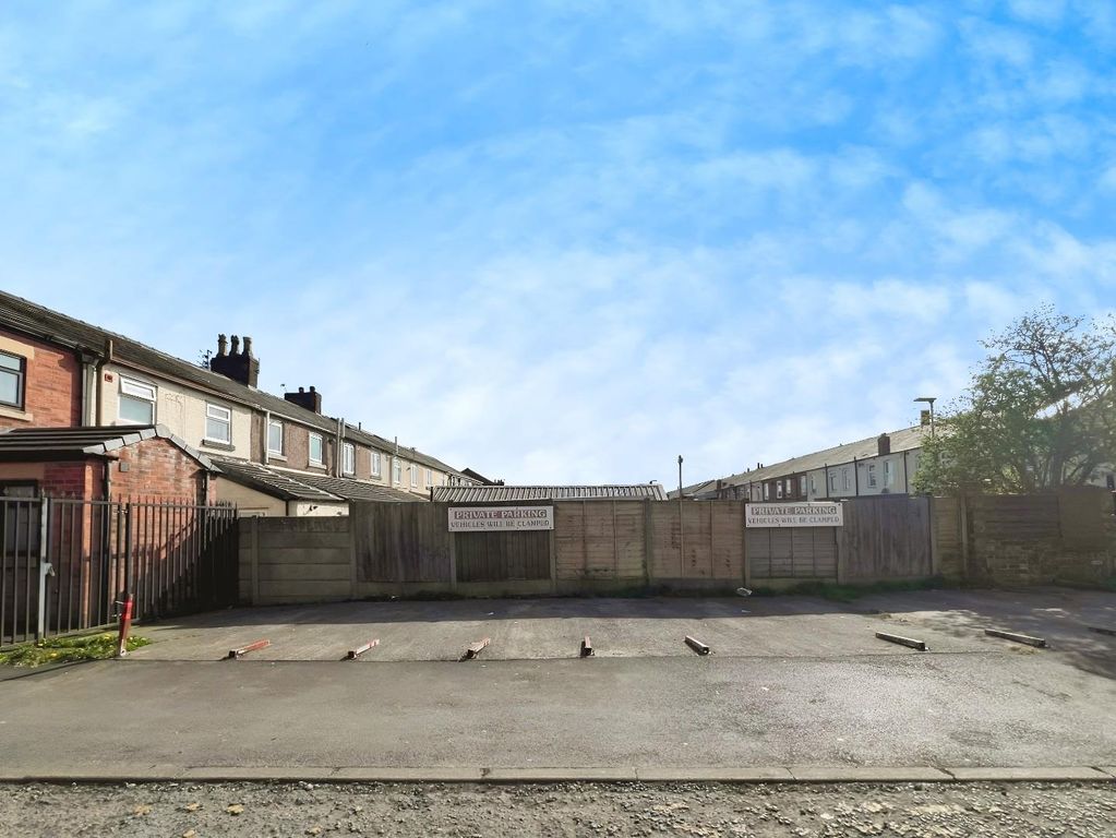 Property photo 2 of 19 00Cf6930-Hdel6243.Jpg