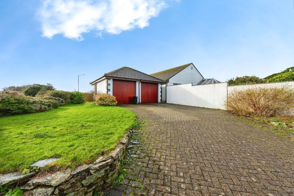 Property photo 1 of 17 Pbox-Img.Jpg