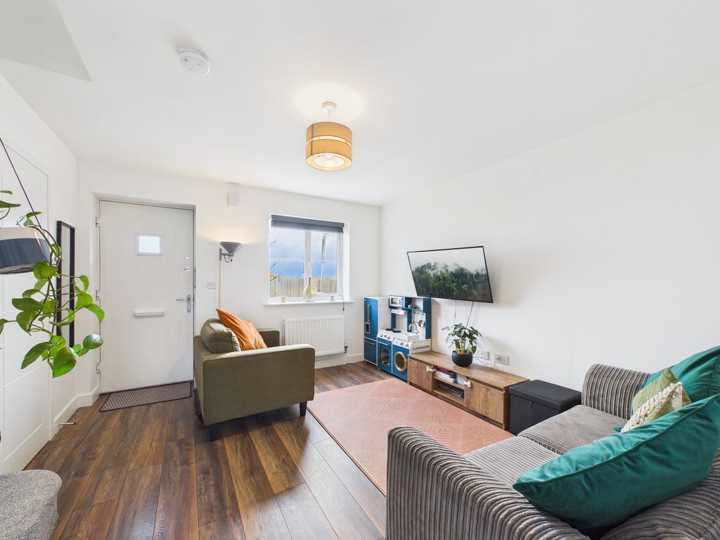 Property photo 2 of 14 Cam04018G0-Pr0479-Still009