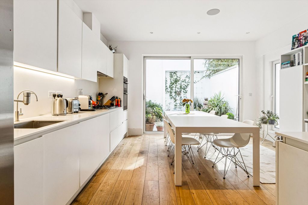 Property photo 1 of 20 Image