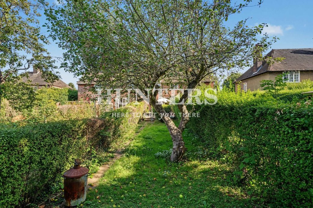Property photo 3 of 11 Garden