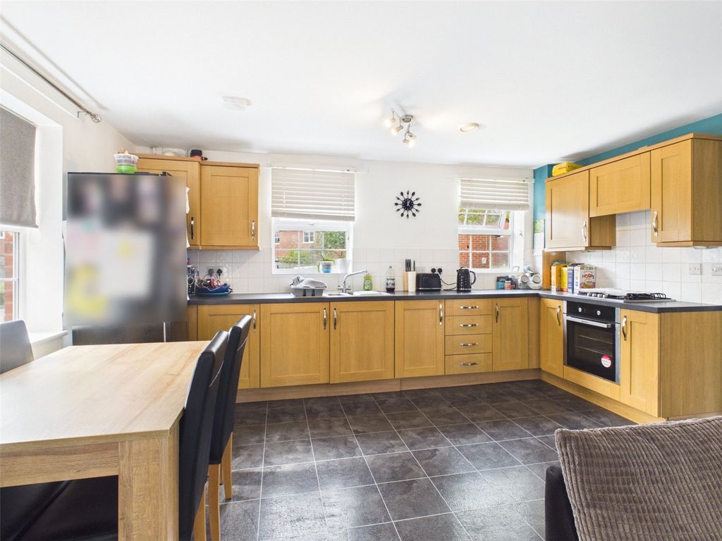 Property photo 3 of 16 Kitchen