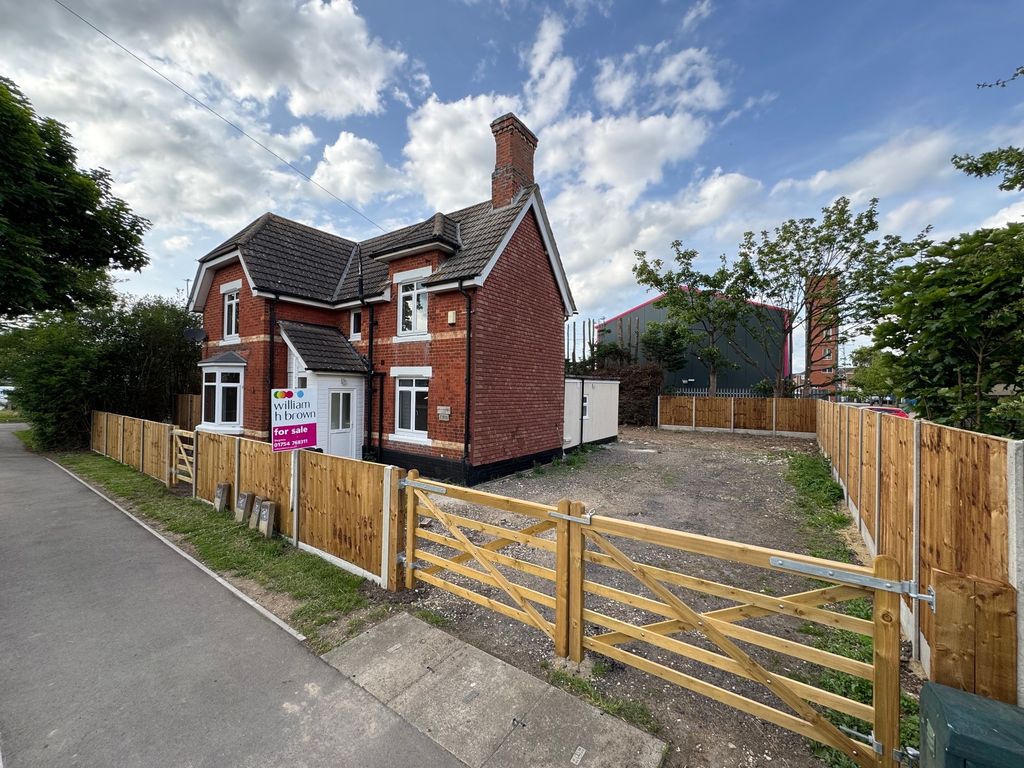 Property photo 1 of 18