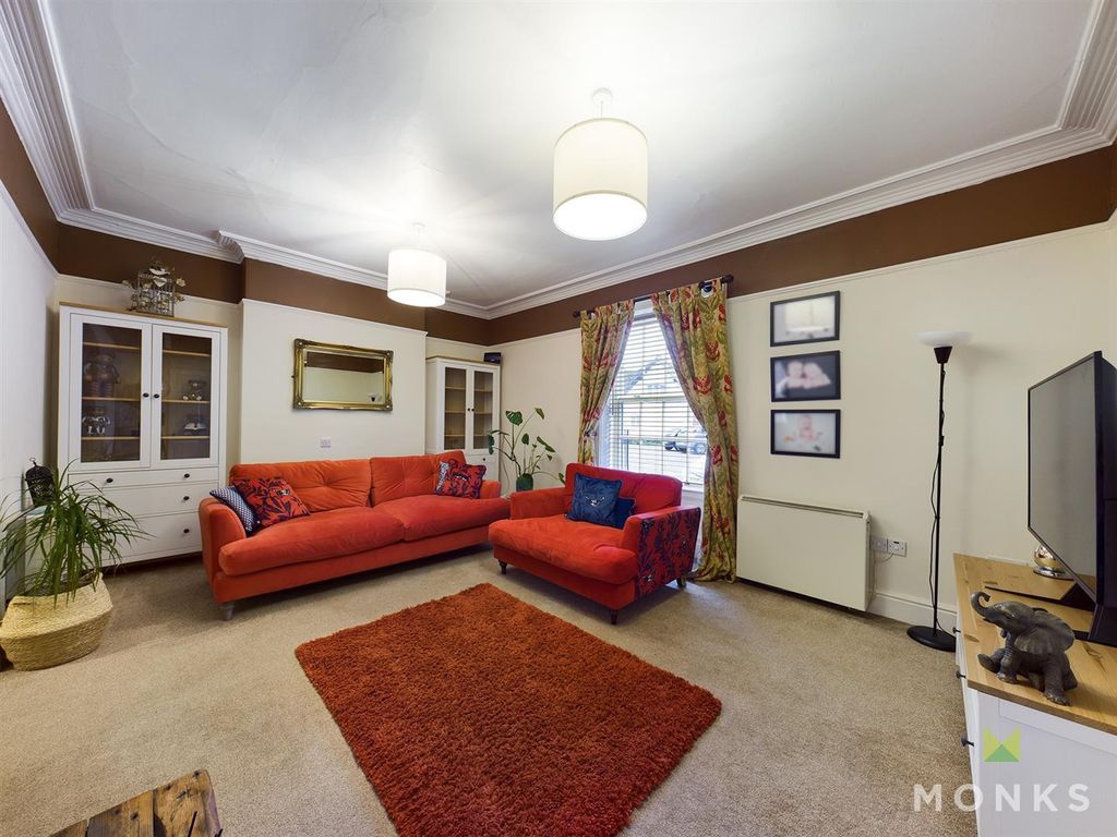 Property photo 3 of 9 G8Jxlo9Kh02Szlvujojvhg.Jpg