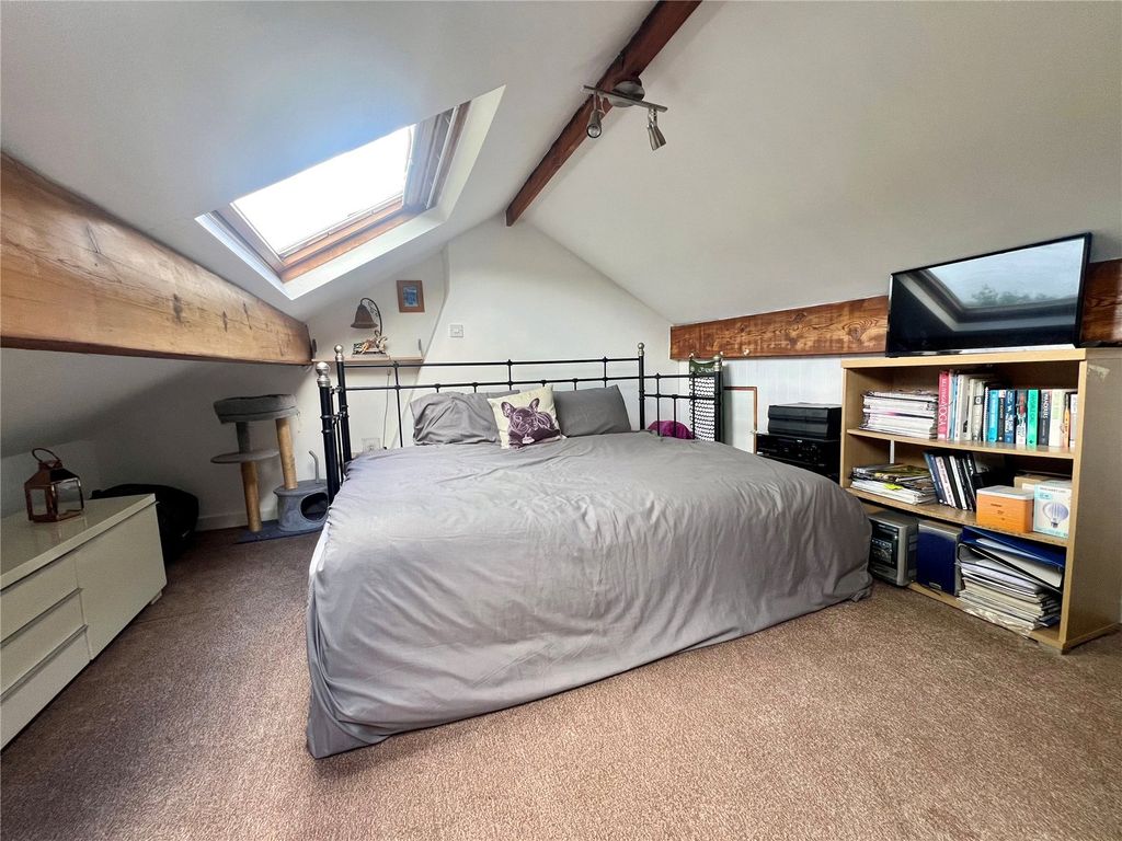 Property photo 3 of 14 Attic Room