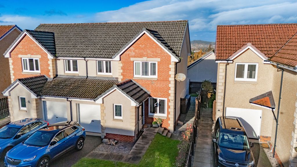 Property photo 1 of 27