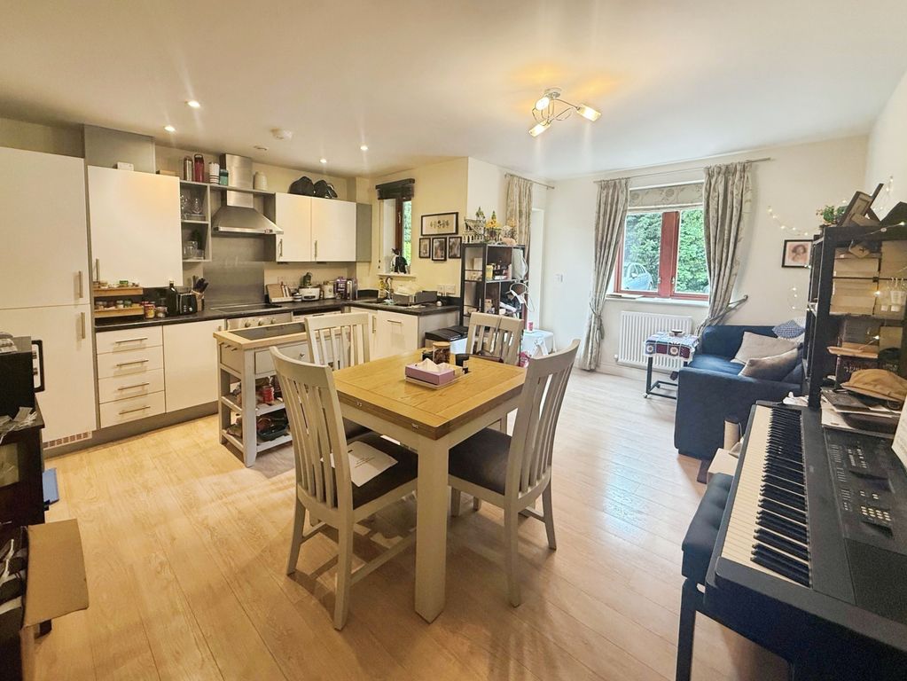 Property photo 1 of 5