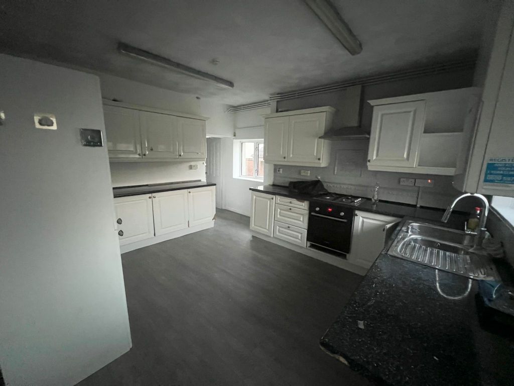 Property photo 3 of 10 Balcony