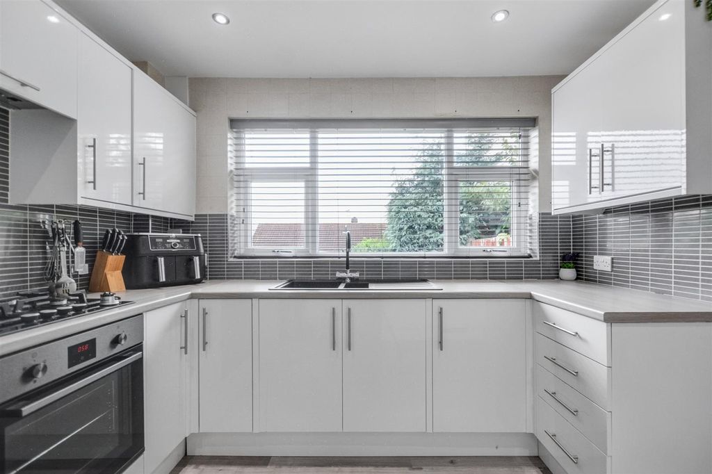 Property photo 3 of 21 Kitchen Diner
