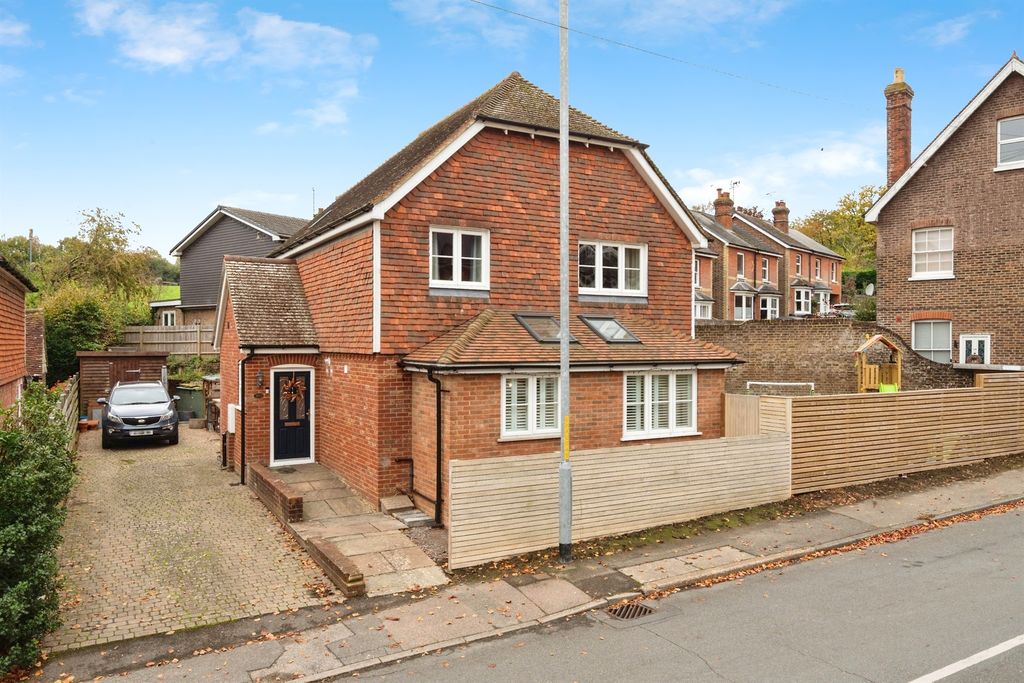 Property photo 2 of 17