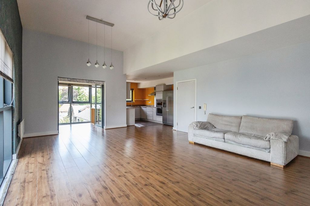 Property photo 2 of 17 Pbox-Img.Jpg