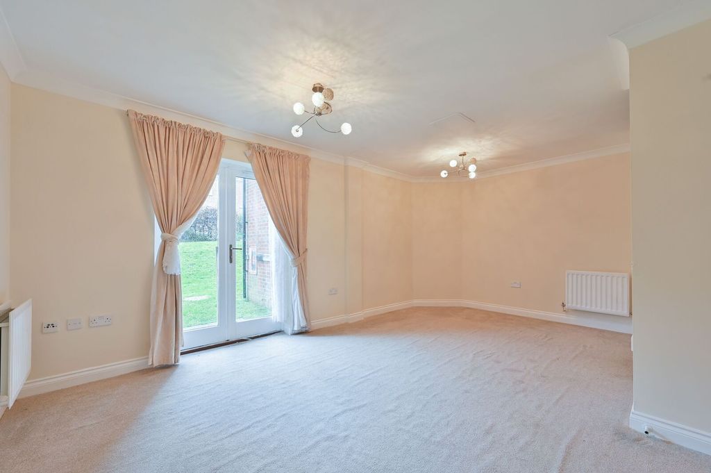 Property photo 2 of 9